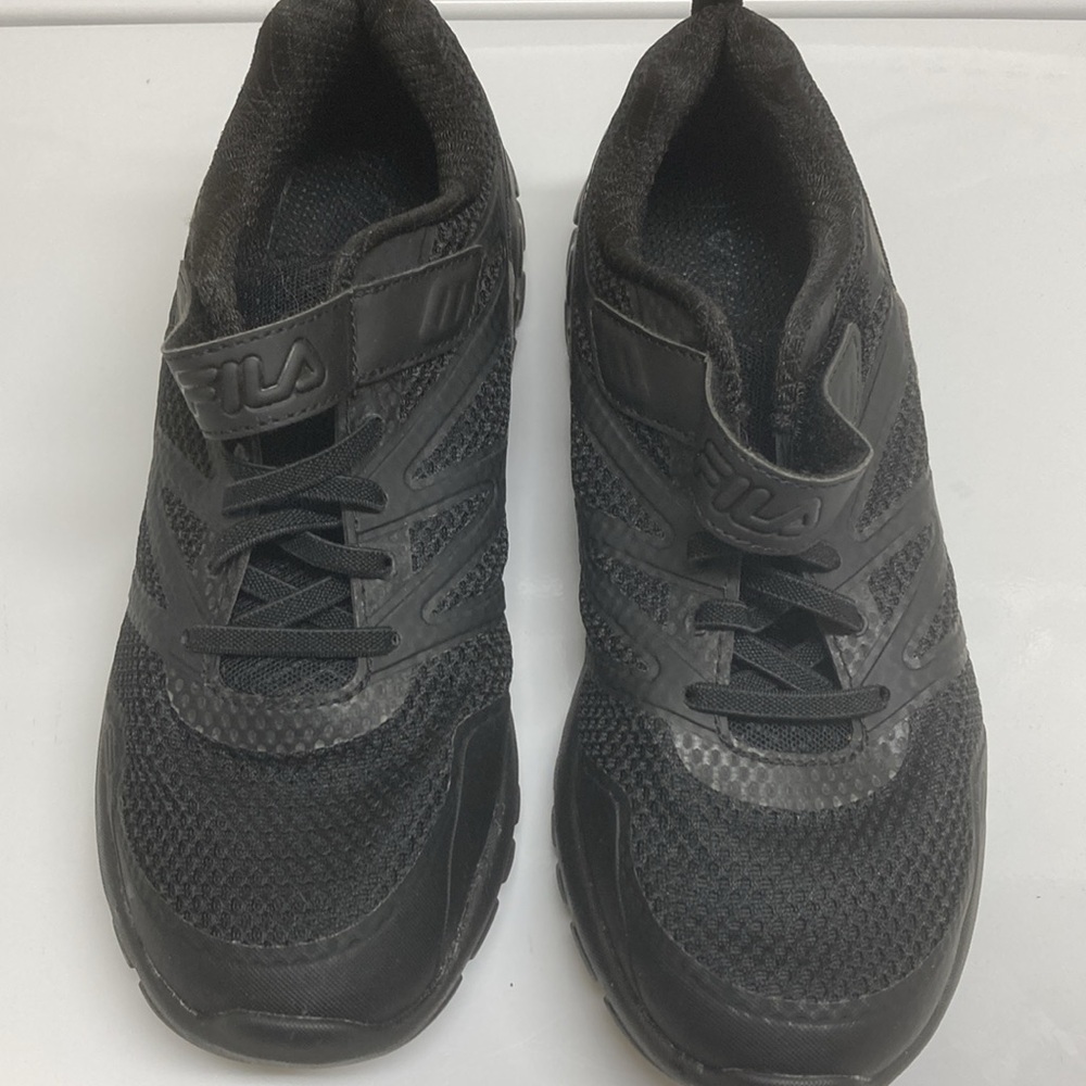 NWOT Boys Fila Tennis Shoes-Size 6.5